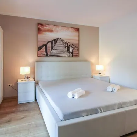 Luna & Stella Apartments, Апартаменты *