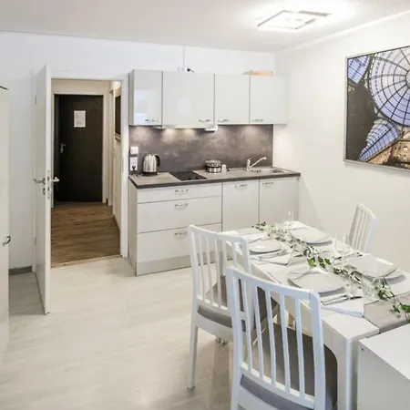 Luna & Stella Apartments, Апартаменты *