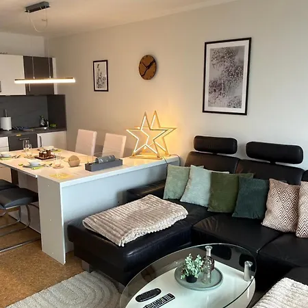 Luna & Stella Apartments, *