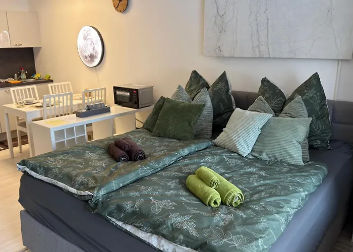 Luna & Stella Apartments, *